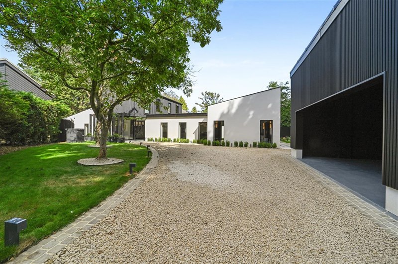 School Road, Risby